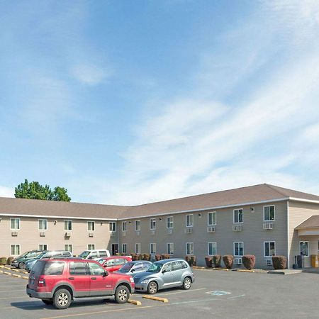 Super 8 By Wyndham Lewiston Hotell Exteriör bild