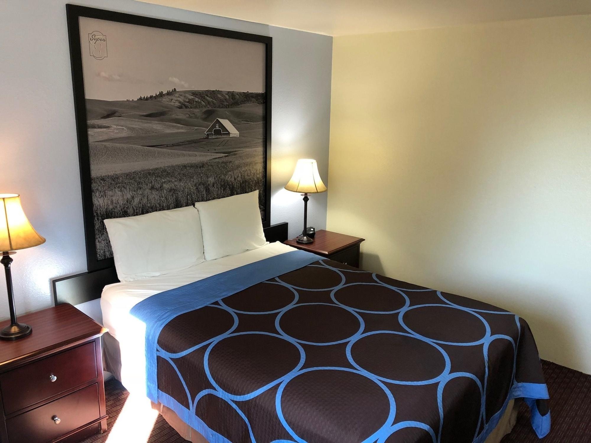 Super 8 By Wyndham Lewiston Hotell Exteriör bild