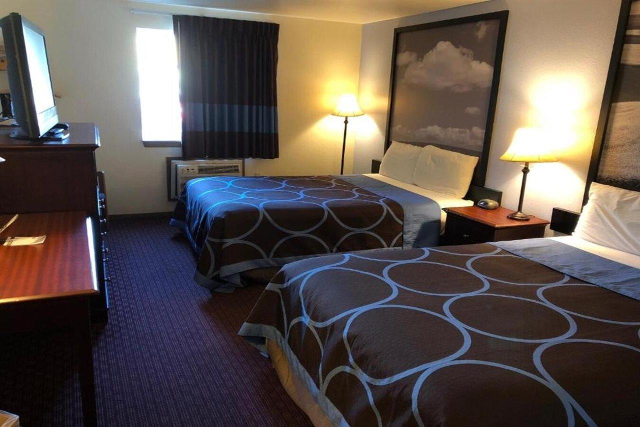 Super 8 By Wyndham Lewiston Hotell Exteriör bild