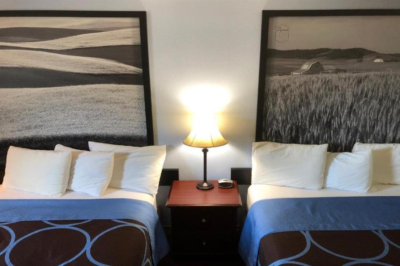Super 8 By Wyndham Lewiston Hotell Exteriör bild