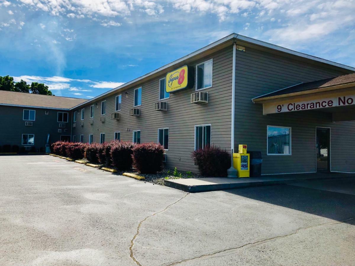 Super 8 By Wyndham Lewiston Hotell Exteriör bild