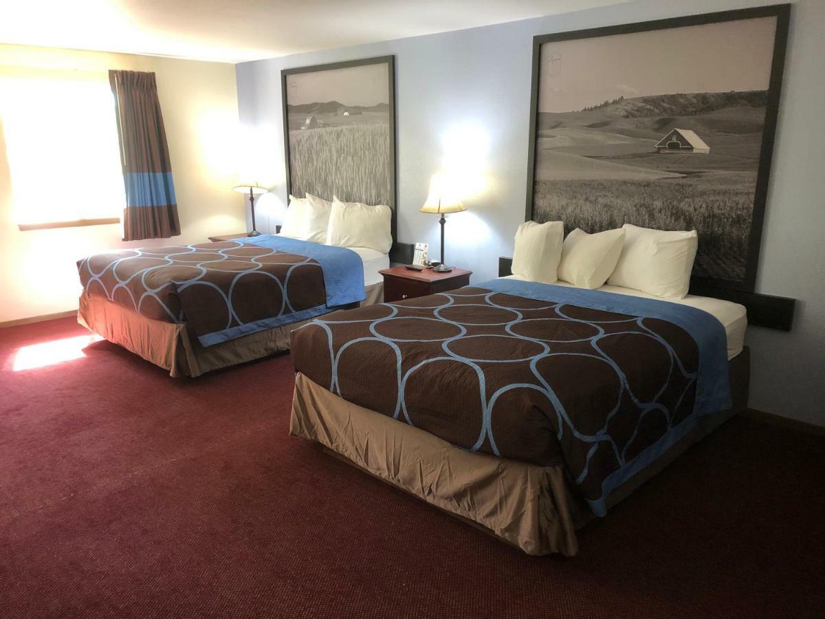 Super 8 By Wyndham Lewiston Hotell Exteriör bild